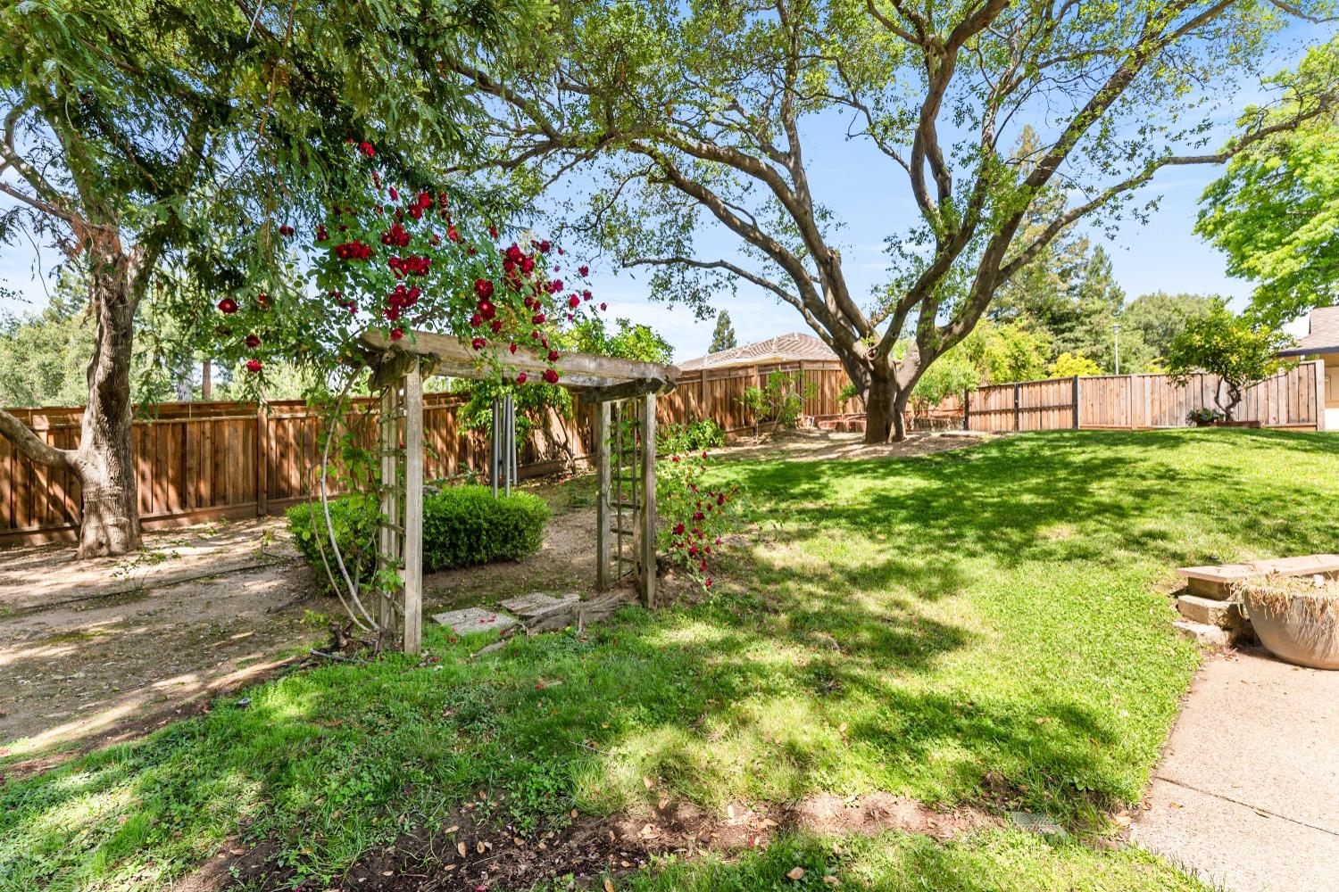 Detail Gallery Image 32 of 38 For 8462 Hialeah Way, Fair Oaks,  CA 95628 - 4 Beds | 3 Baths