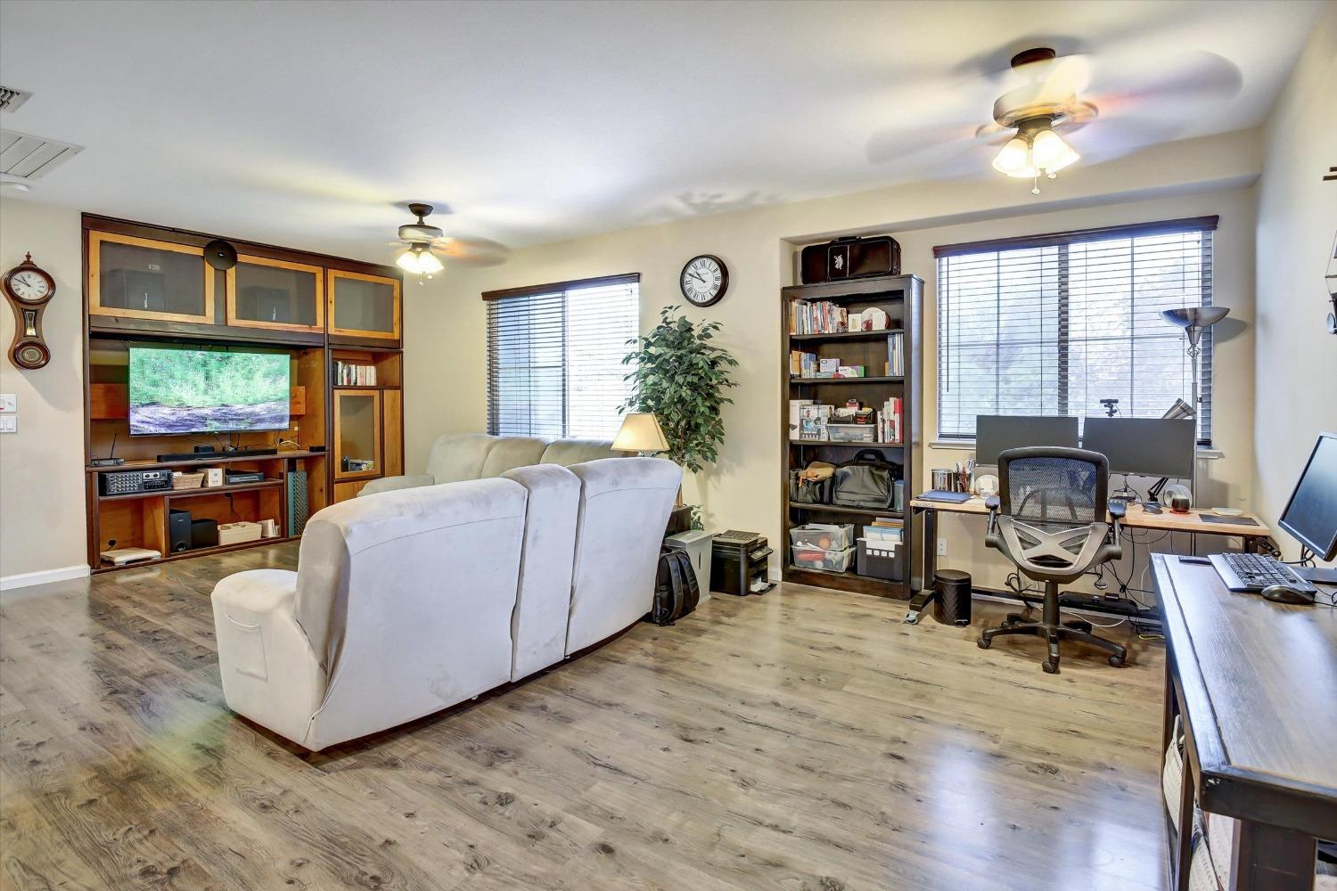 Detail Gallery Image 28 of 65 For 9500 Chicory Field Way, Elk Grove,  CA 95624 - 5 Beds | 4 Baths