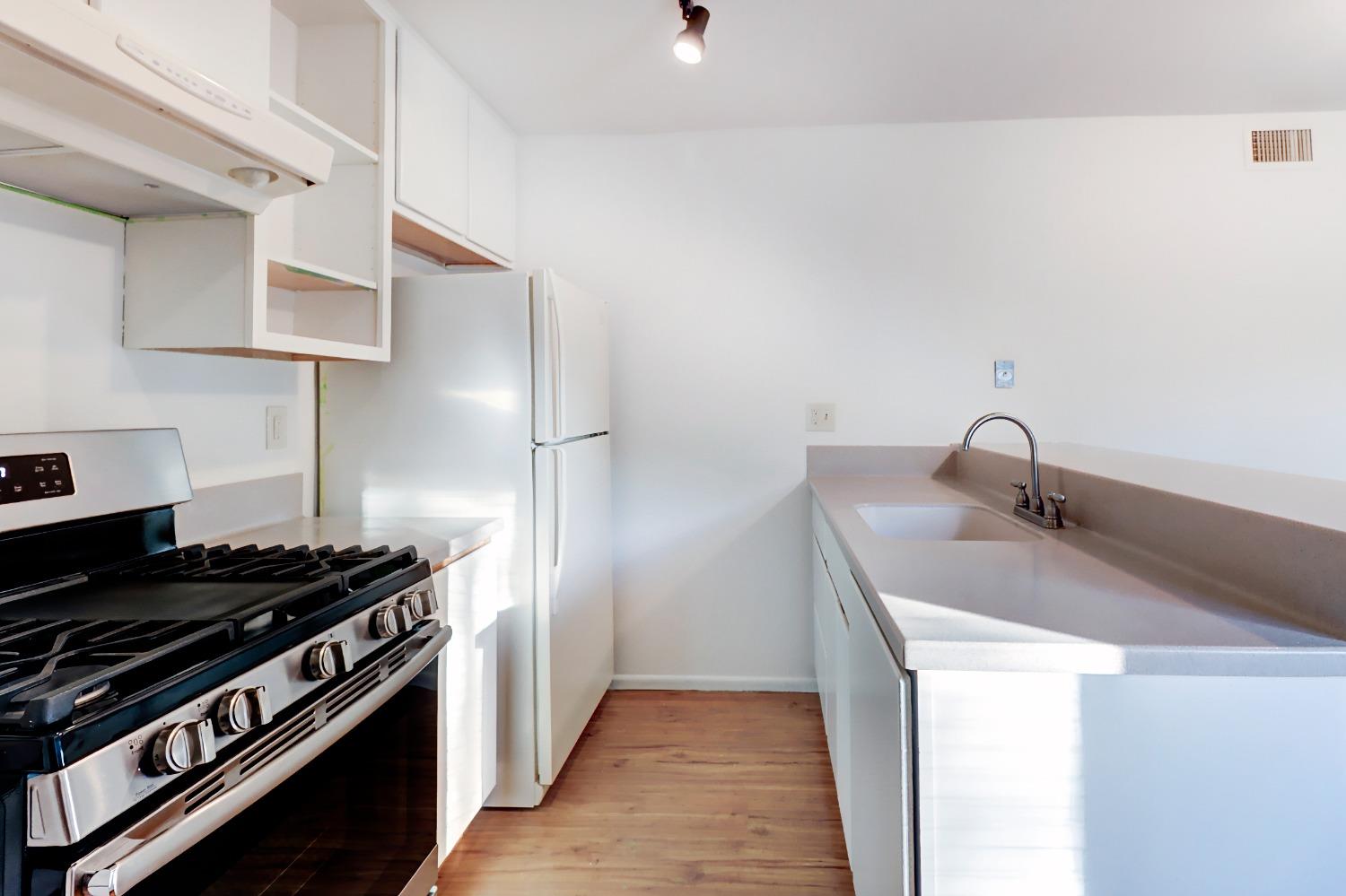Detail Gallery Image 13 of 22 For 1914 El Paso Ave #1,  Davis,  CA 95618 - 2 Beds | 1 Baths