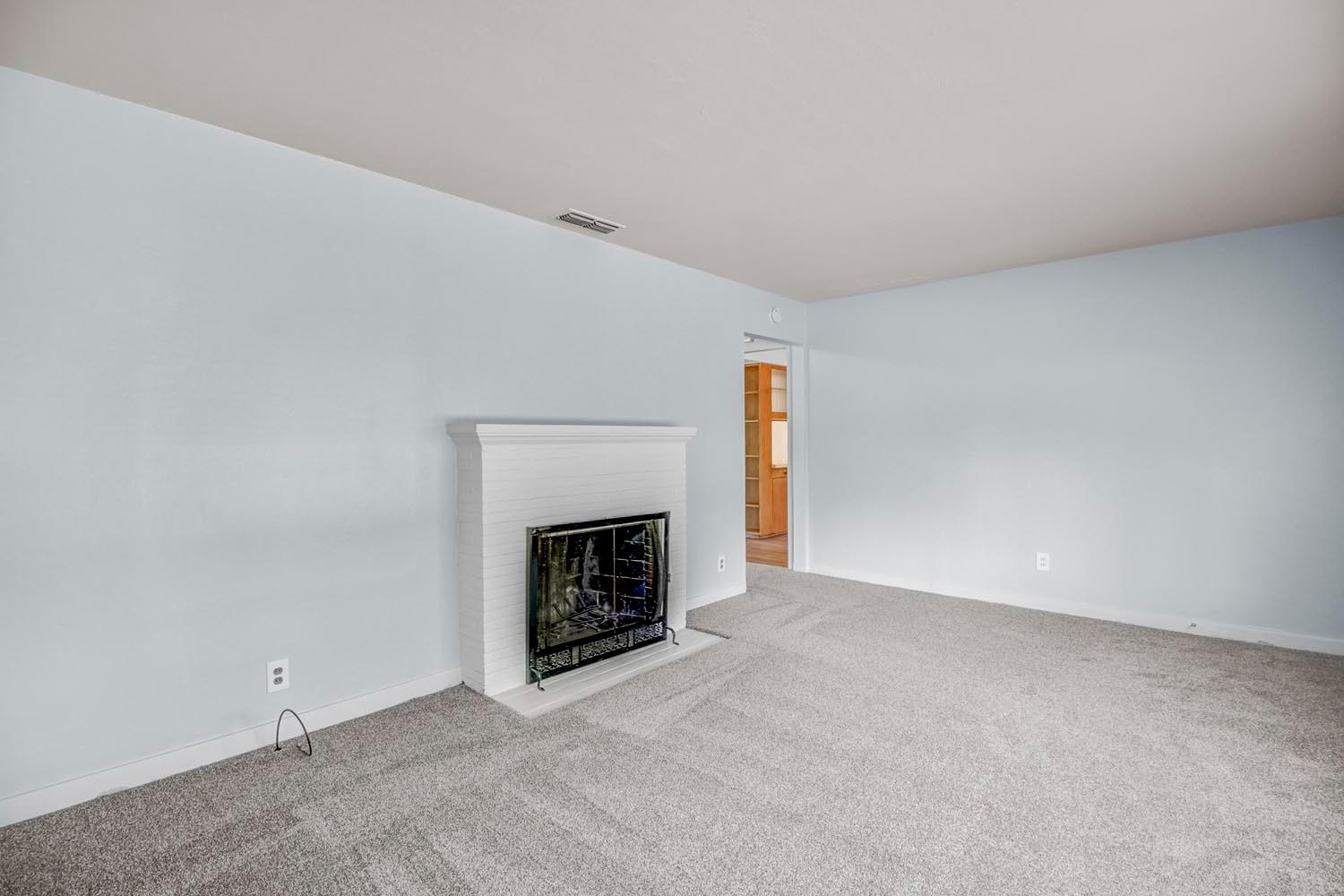Detail Gallery Image 7 of 44 For 5720 Ortega St, Sacramento,  CA 95824 - 3 Beds | 2 Baths