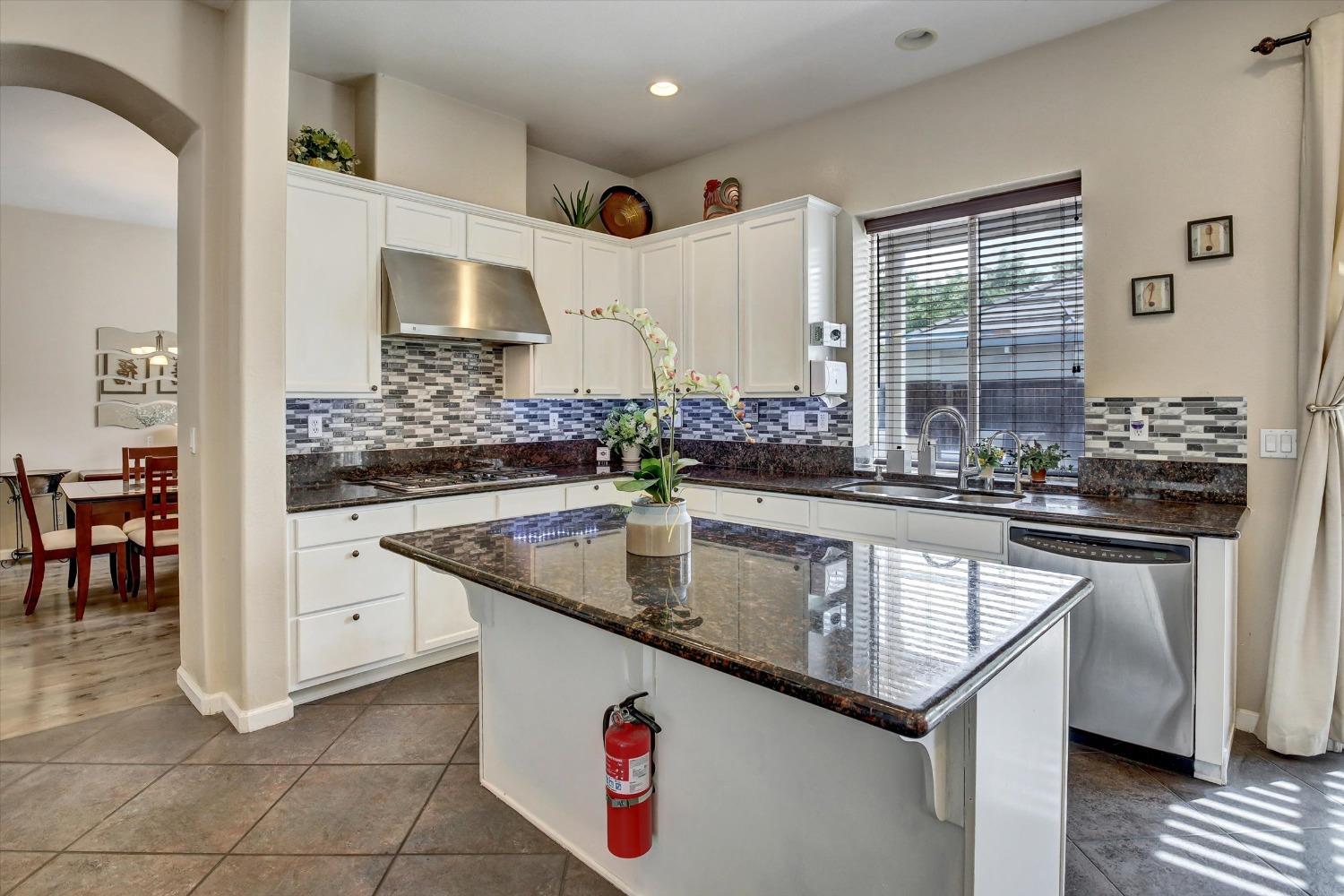 Detail Gallery Image 54 of 65 For 9500 Chicory Field Way, Elk Grove,  CA 95624 - 5 Beds | 4 Baths