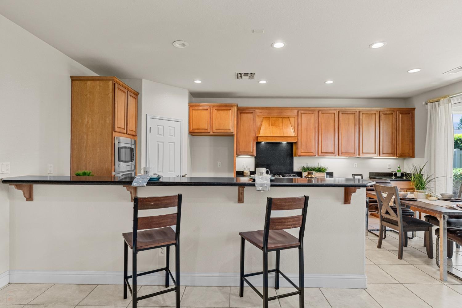 Detail Gallery Image 15 of 77 For 2387 Rose Briar Pl, Manteca,  CA 95336 - 2 Beds | 2 Baths