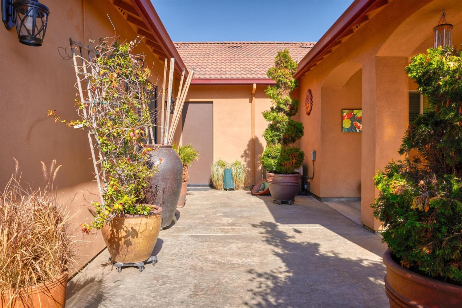 Detail Gallery Image 73 of 93 For 10717 Goldsborough Cir, Oakdale,  CA 95361 - 5 Beds | 5 Baths