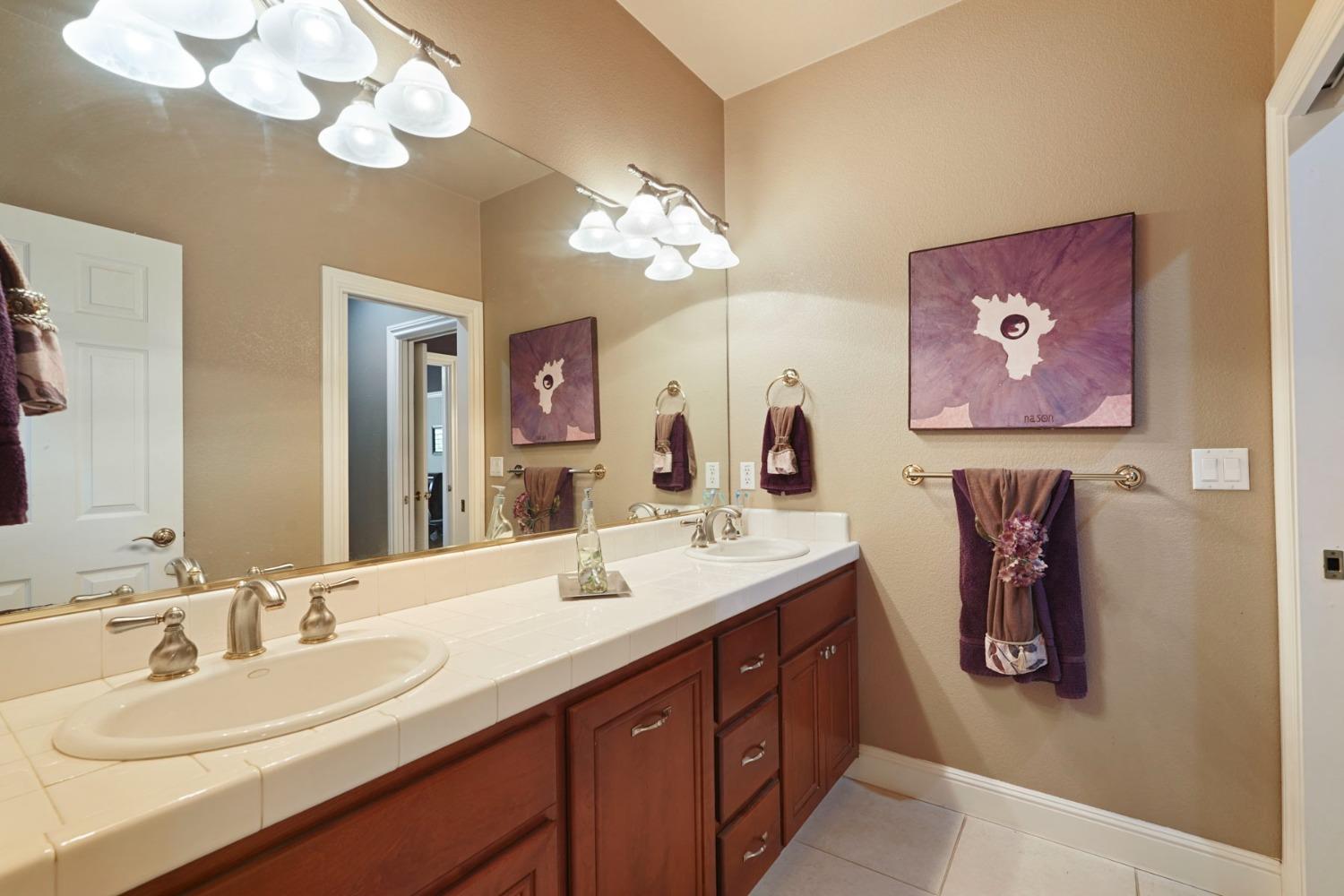 Detail Gallery Image 24 of 63 For 22947 N Samra Hayer Ln, Acampo,  CA 95220 - 4 Beds | 2/1 Baths
