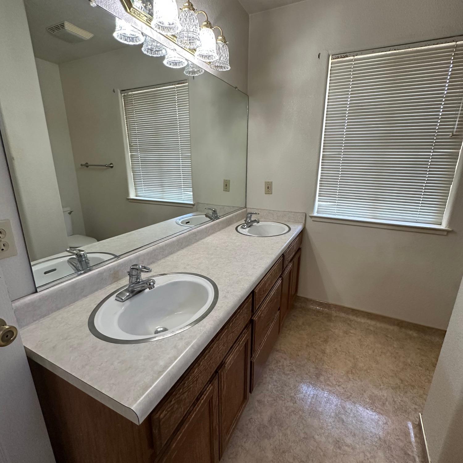 Detail Gallery Image 20 of 23 For 2316 Thaddeous Ct, Escalon,  CA 95320 - 3 Beds | 2/1 Baths