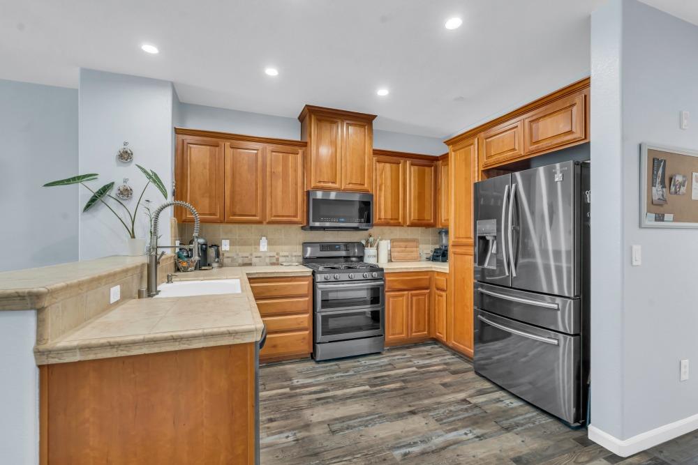 Photo #10: 225058372 Listing: Photo #10
