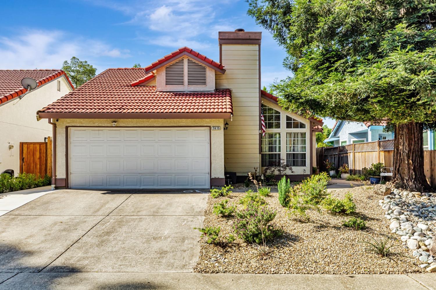 Detail Gallery Image 1 of 35 For 7415 Fireweed Cir, Citrus Heights,  CA 95610 - 3 Beds | 2 Baths