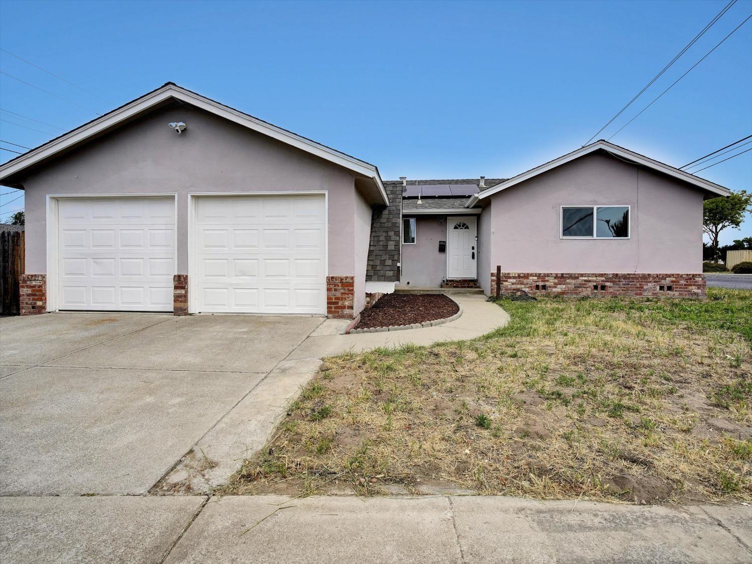 Pine Street, Manteca, California image 3