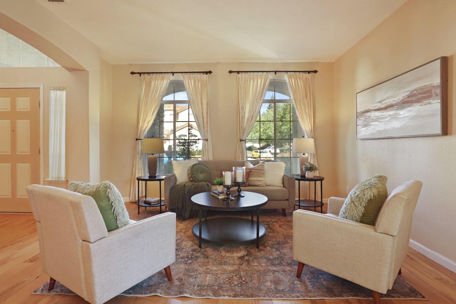 Detail Gallery Image 7 of 65 For 9572 Crystal Water Way, Elk Grove,  CA 95624 - 6 Beds | 4/1 Baths