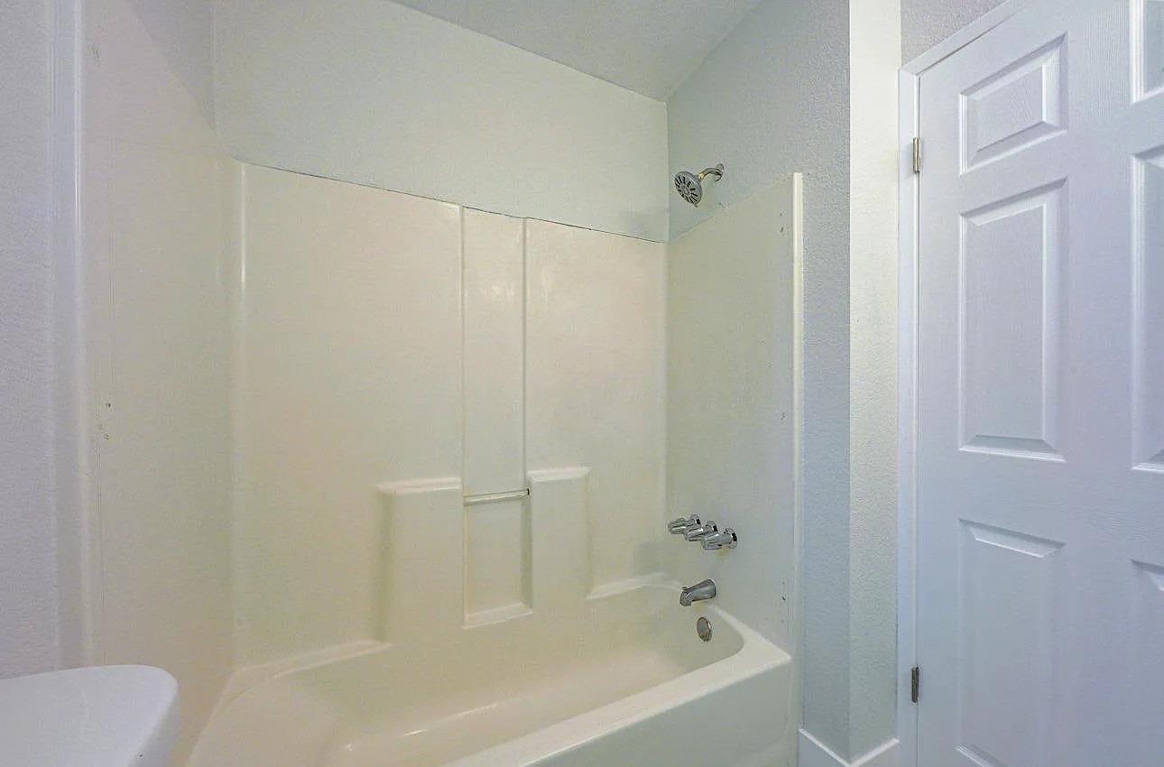 Detail Gallery Image 15 of 20 For 33 Deer St #7,  Salinas,  CA 93906 - 3 Beds | 2/1 Baths