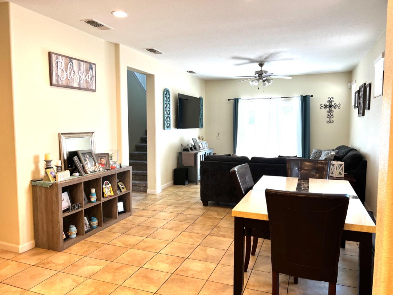 Detail Gallery Image 4 of 18 For 4223 Dardanelles St, Sacramento,  CA 95834 - 4 Beds | 2/1 Baths