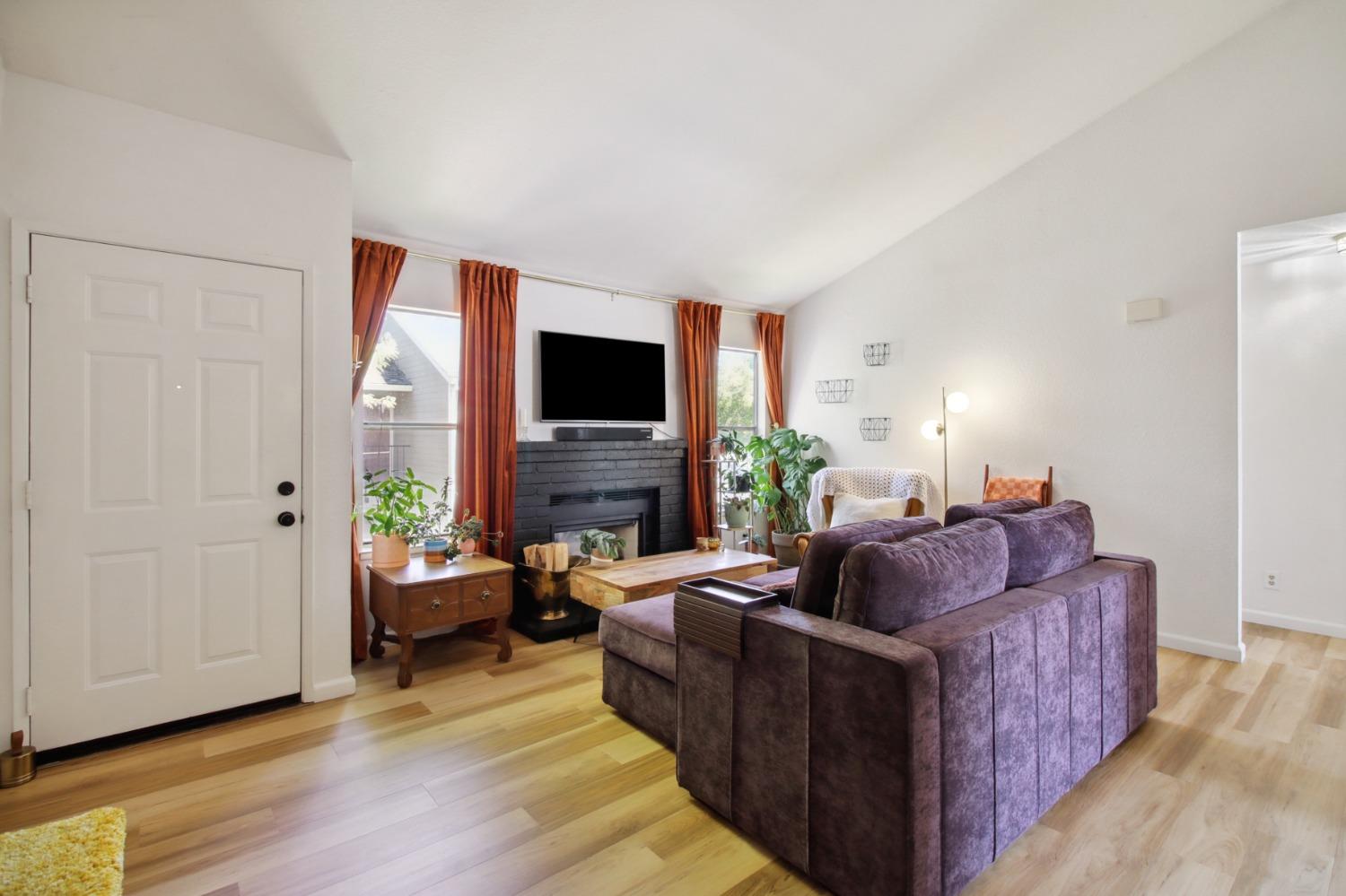 Photo #6: 225057795 Listing: Photo #6