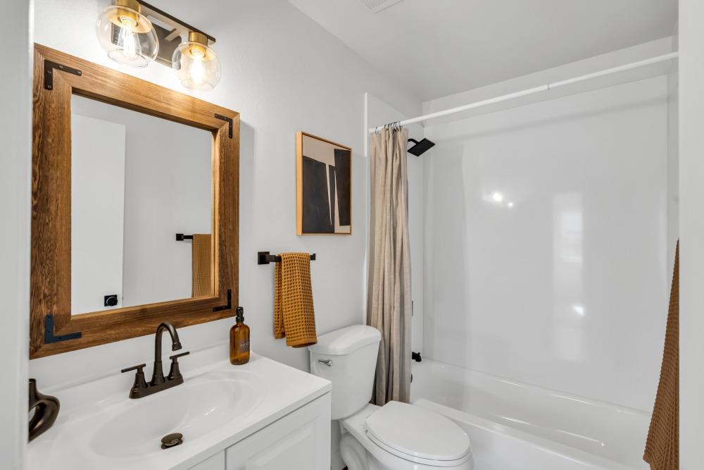 Detail Gallery Image 21 of 33 For 9049 Meadowsweet Way, Elk Grove,  CA 95624 - 4 Beds | 2 Baths