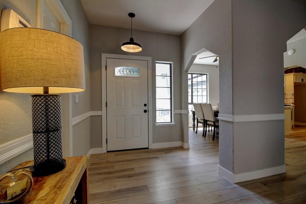 Detail Gallery Image 11 of 66 For 385 Cecelio Way, Tracy,  CA 95376 - 3 Beds | 2/1 Baths