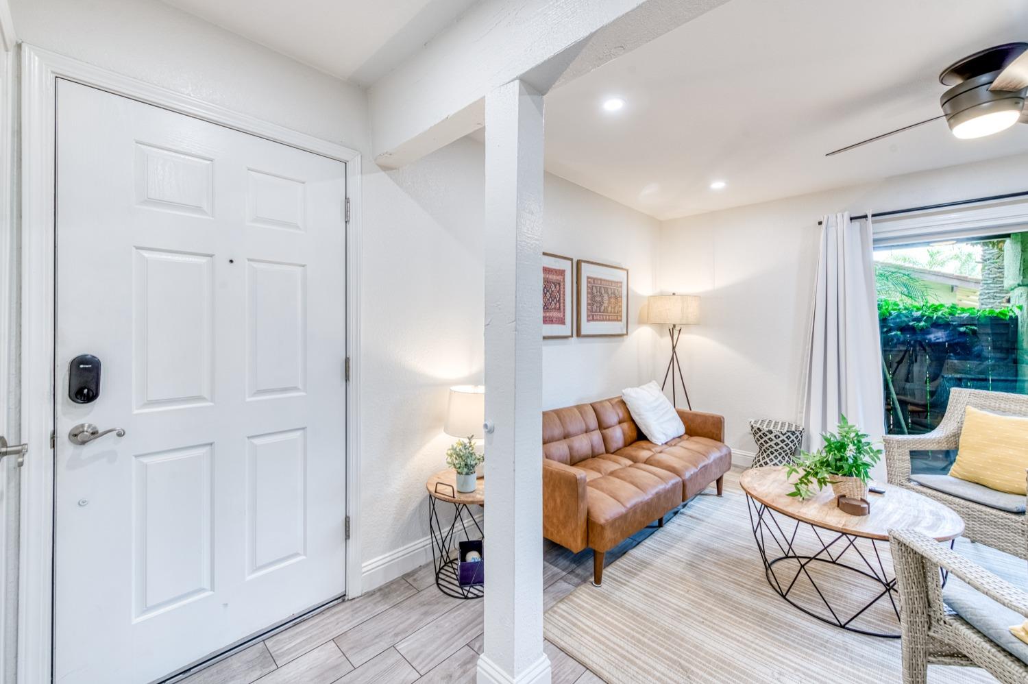 Detail Gallery Image 10 of 25 For 2881 Huntington Blvd #116,  Fresno,  CA 93721 - 1 Beds | 1 Baths