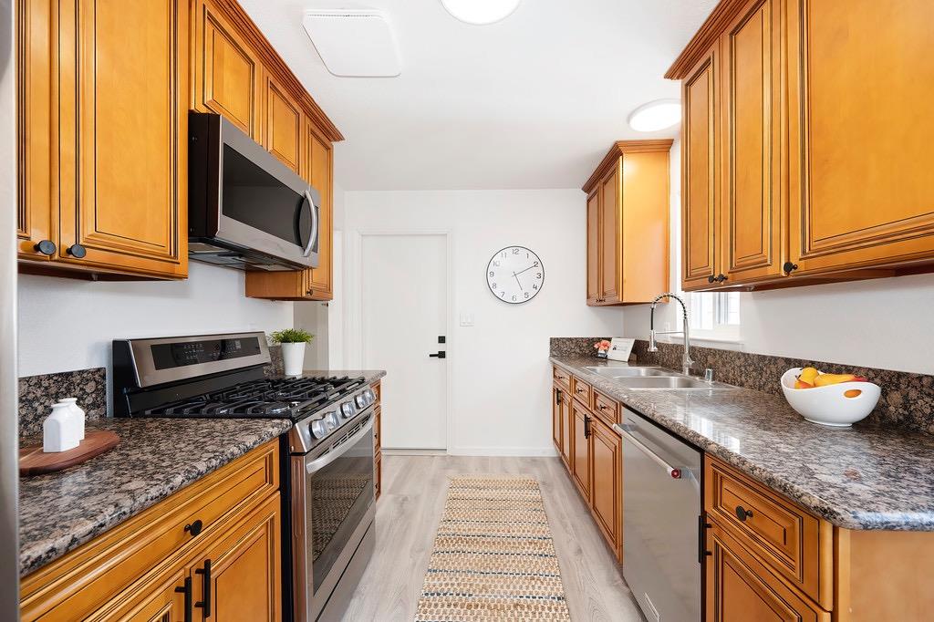 Detail Gallery Image 21 of 44 For 2517 Zinfandel Dr, Rancho Cordova,  CA 95670 - 3 Beds | 2 Baths