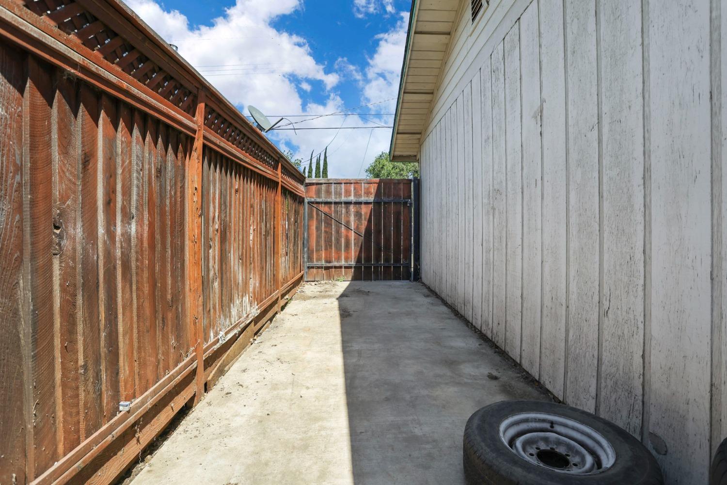 Detail Gallery Image 33 of 40 For 133 S Carroll Ave, Stockton,  CA 95215 - 3 Beds | 2 Baths
