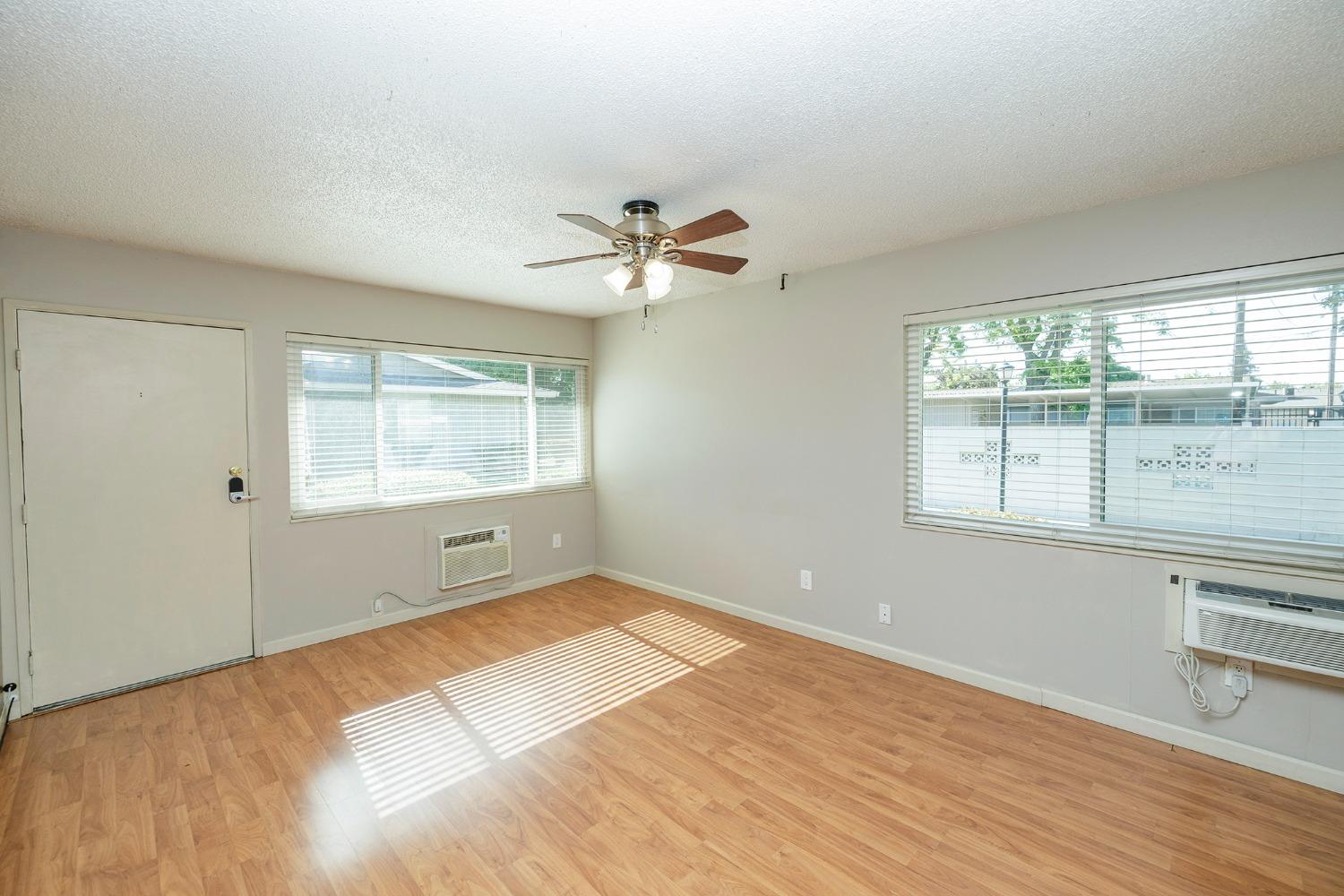Detail Gallery Image 4 of 39 For 2700 Macdougal St #8,  Modesto,  CA 95350 - 2 Beds | 1 Baths