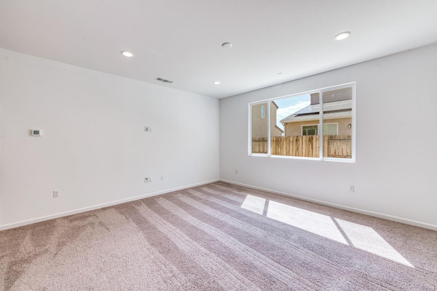 Detail Gallery Image 11 of 47 For 2785 N Schneider Ave, Fresno,  CA 93737 - 4 Beds | 3 Baths