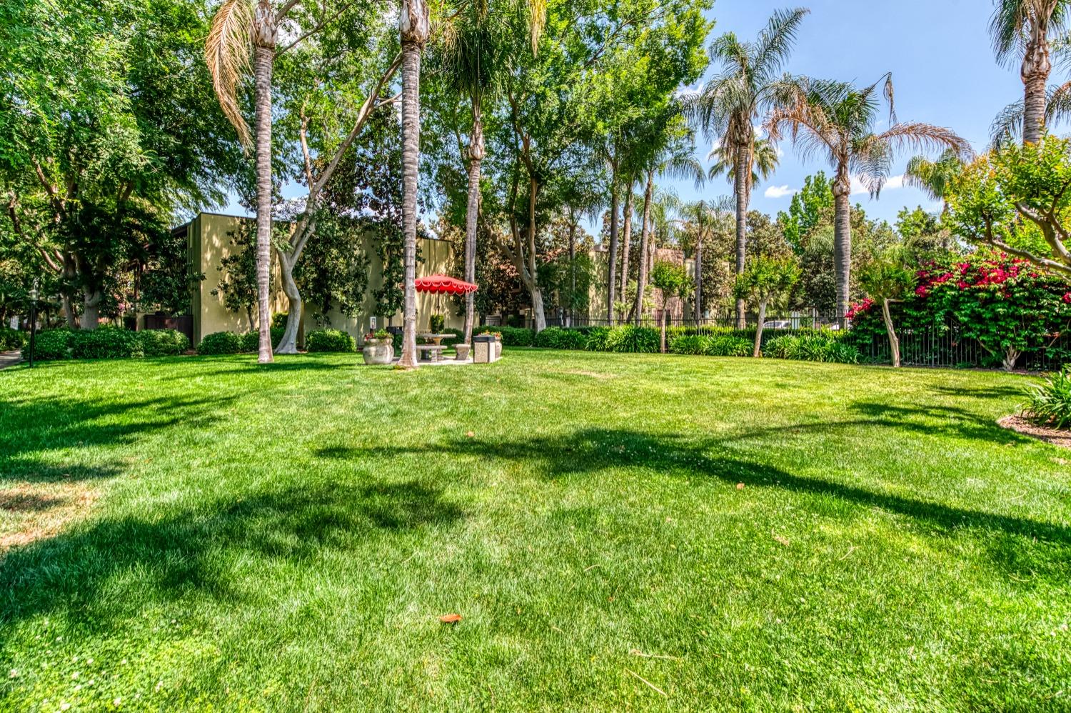 Detail Gallery Image 23 of 25 For 2881 Huntington Blvd #116,  Fresno,  CA 93721 - 1 Beds | 1 Baths