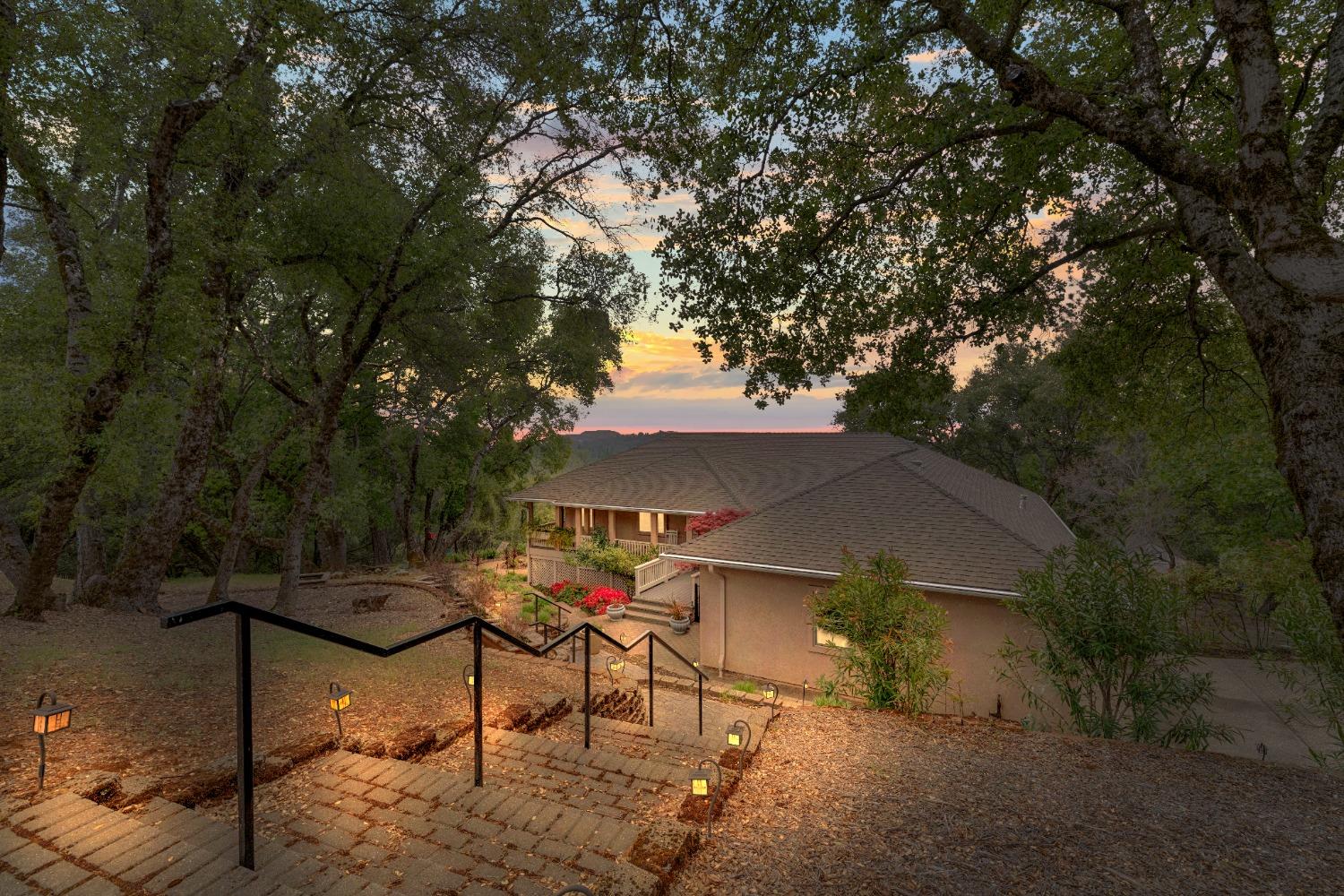 Detail Gallery Image 5 of 69 For 2060 Onion Flat, Cool,  CA 95614 - 4 Beds | 3 Baths