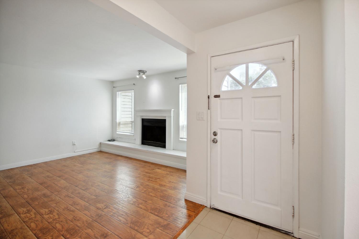 Photo #7: 225057692 Listing: Photo #7