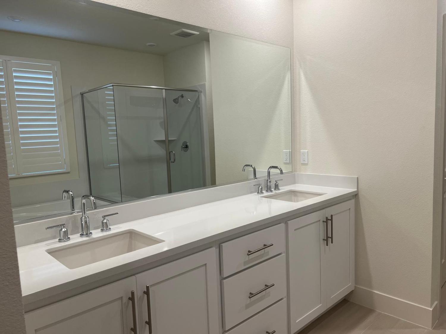 Detail Gallery Image 31 of 44 For 5628 Kusnick Ave, Tracy,  CA 95375 - 5 Beds | 3/1 Baths
