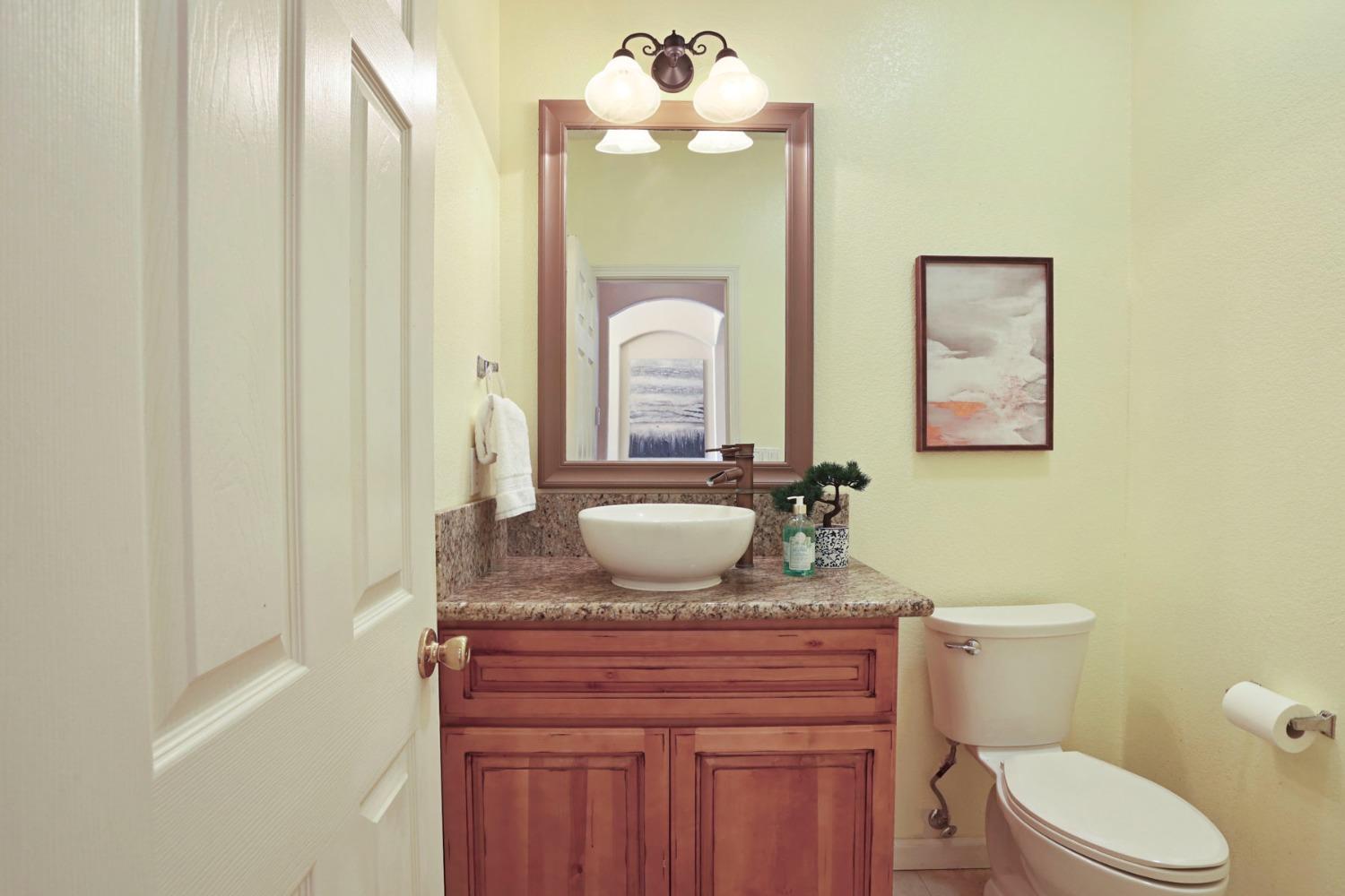 Detail Gallery Image 23 of 65 For 9572 Crystal Water Way, Elk Grove,  CA 95624 - 6 Beds | 4/1 Baths