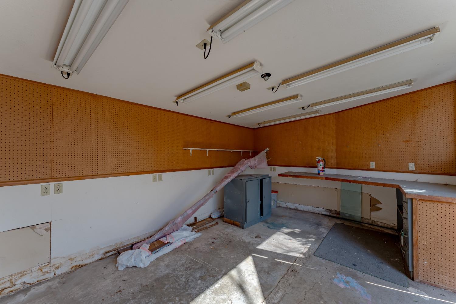 Detail Gallery Image 31 of 33 For 5936 11th Ave, Sacramento,  CA 95820 - 3 Beds | 1 Baths
