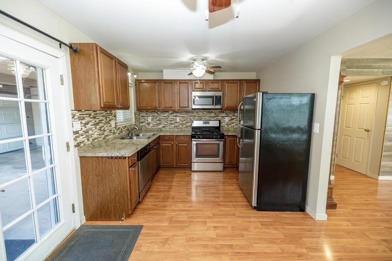 Detail Gallery Image 14 of 39 For 2700 Macdougal St #8,  Modesto,  CA 95350 - 2 Beds | 1 Baths