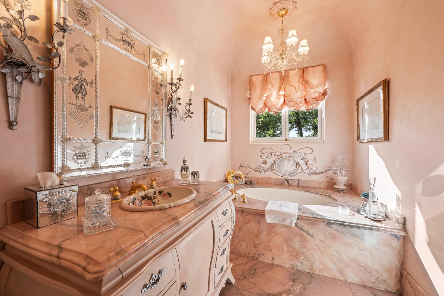 Detail Gallery Image 23 of 88 For 2020 Kaila Way, El Dorado Hills,  CA 95762 - 5 Beds | 6/1 Baths