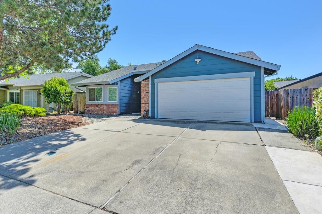 Detail Gallery Image 3 of 33 For 3928 Little Rock Dr, Antelope,  CA 95843 - 3 Beds | 2 Baths