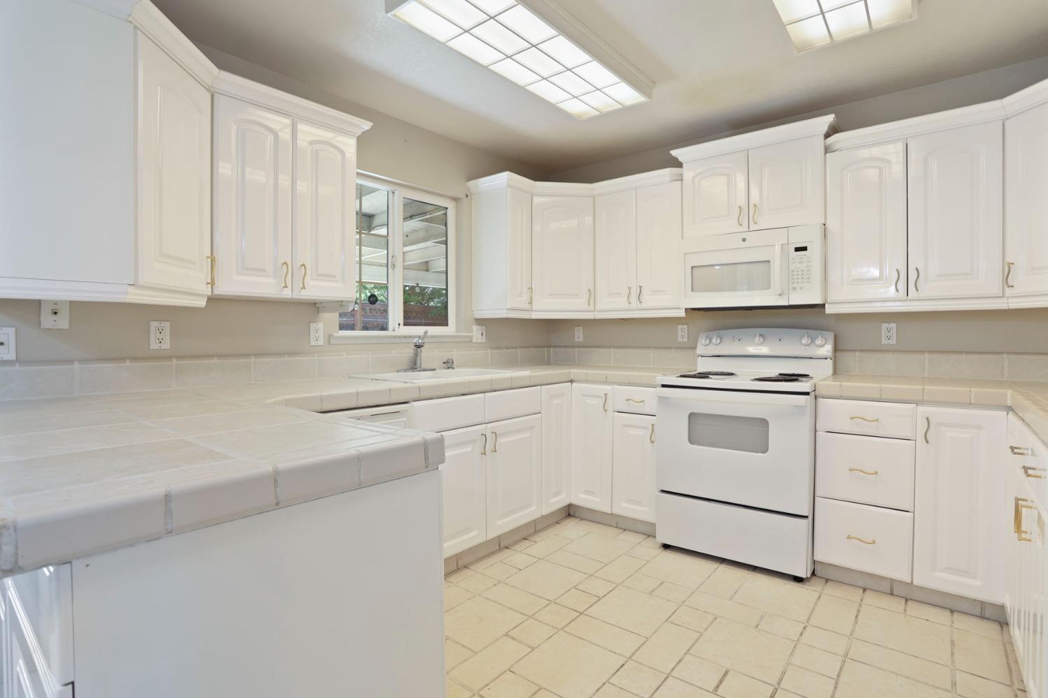 Detail Gallery Image 17 of 40 For 133 S Carroll Ave, Stockton,  CA 95215 - 3 Beds | 2 Baths