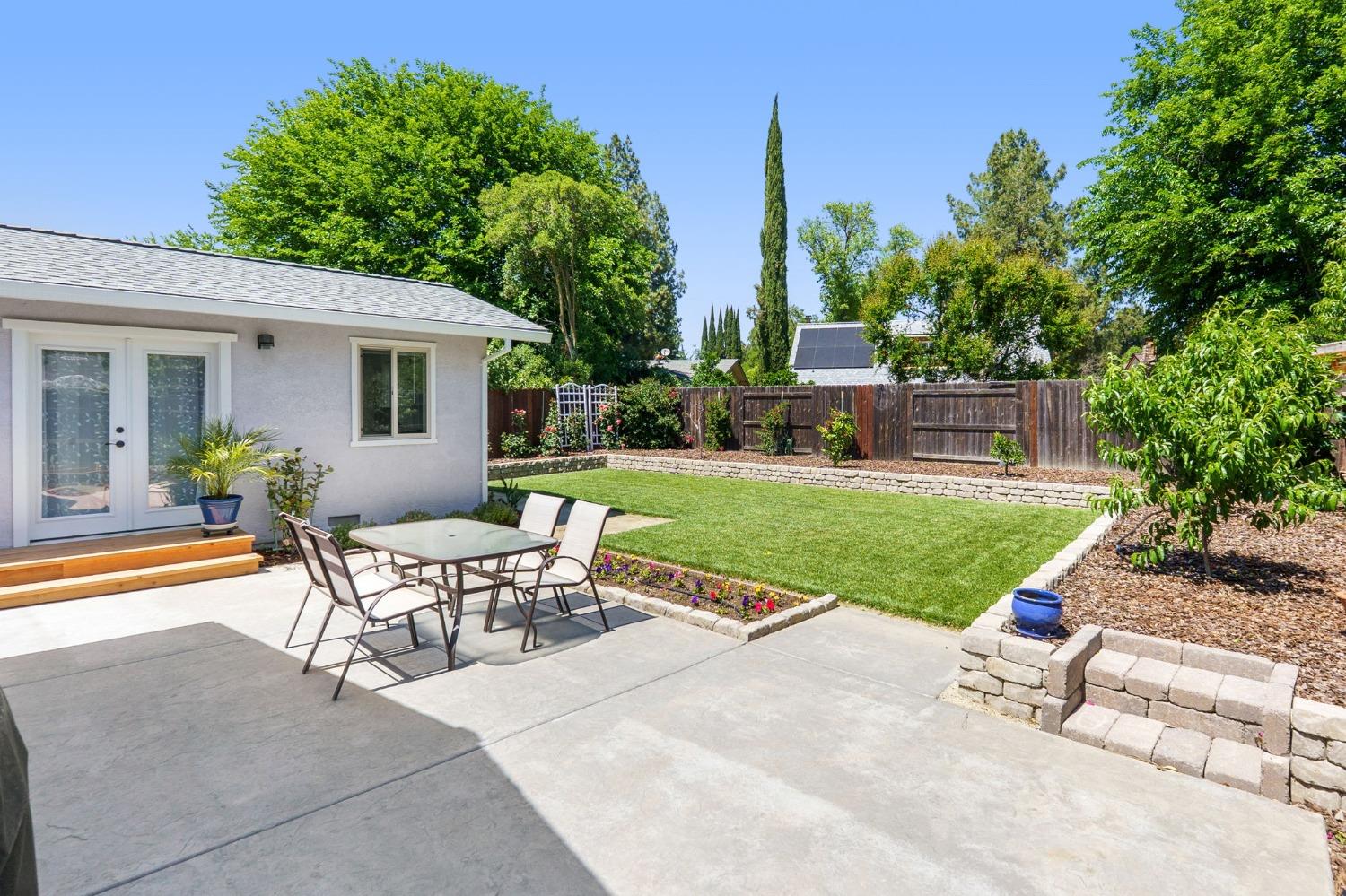 Detail Gallery Image 25 of 30 For 2821 Loyola Dr, Davis,  CA 95618 - 3 Beds | 2 Baths