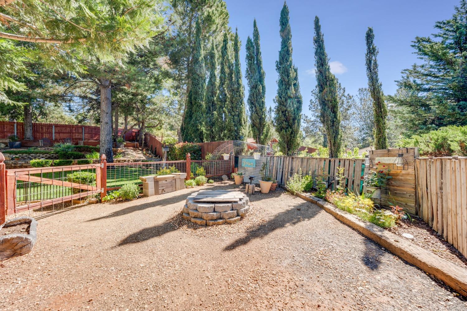 Camino Heights Drive, Camino, California image 40