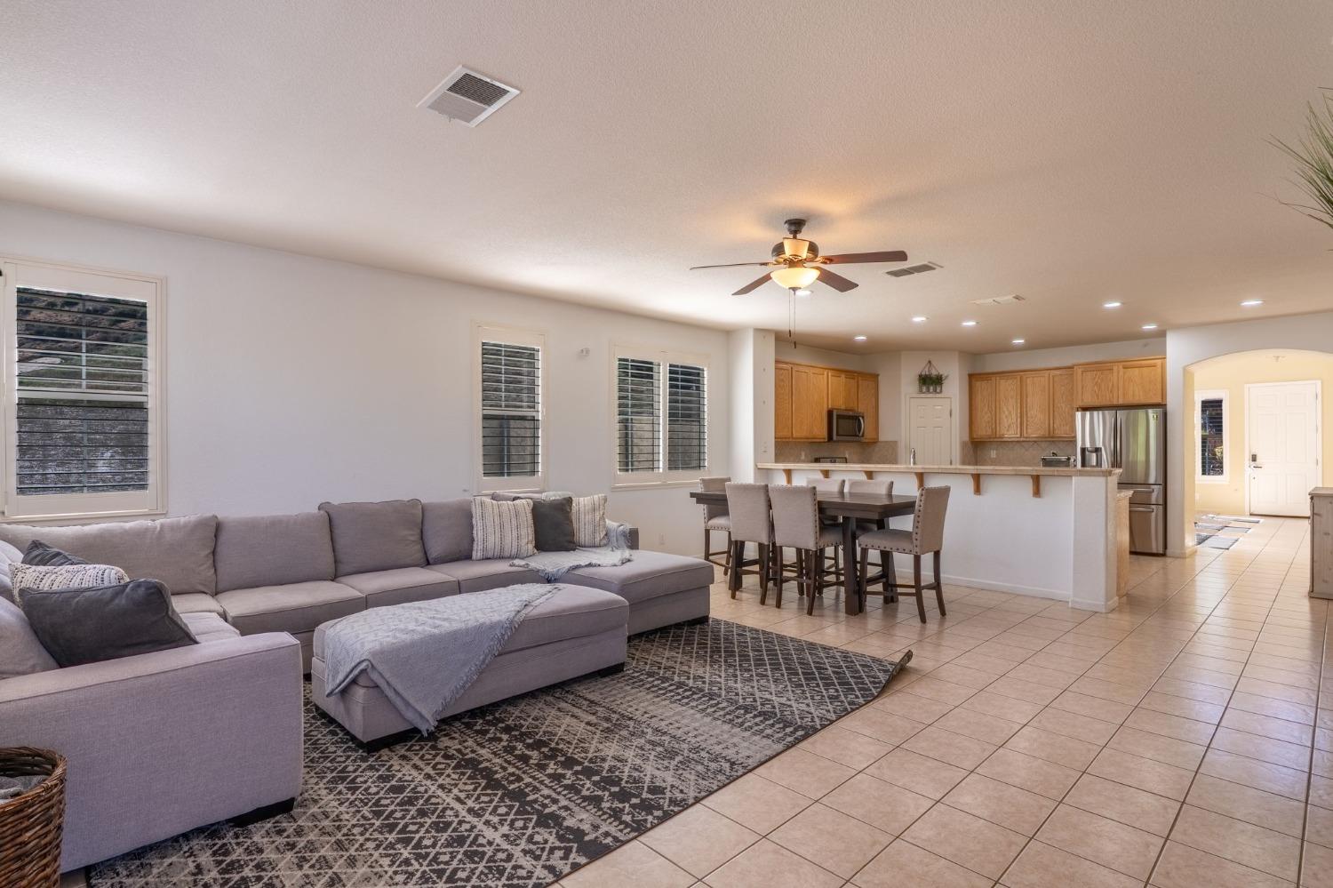 Detail Gallery Image 15 of 44 For 9015 Tee Box Ct, Patterson,  CA 95363 - 4 Beds | 3/1 Baths