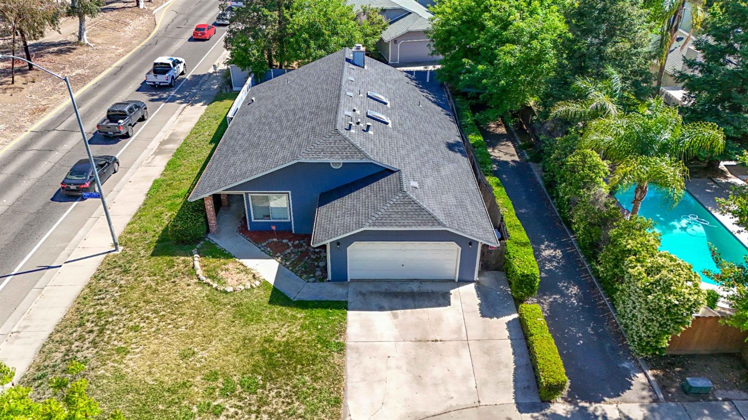 Detail Gallery Image 1 of 44 For 624 Rensselaer, Merced,  CA 95348 - 3 Beds | 2 Baths