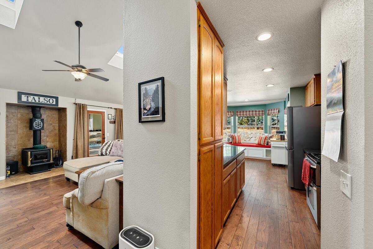 Detail Gallery Image 14 of 64 For 5844 Cold Springs Dr, Foresthill,  CA 95631 - 3 Beds | 3 Baths