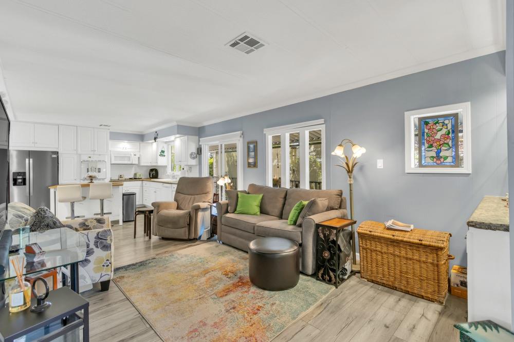 Detail Gallery Image 14 of 63 For 198 Shadowbrook Dr, Folsom,  CA 95630 - 2 Beds | 2 Baths