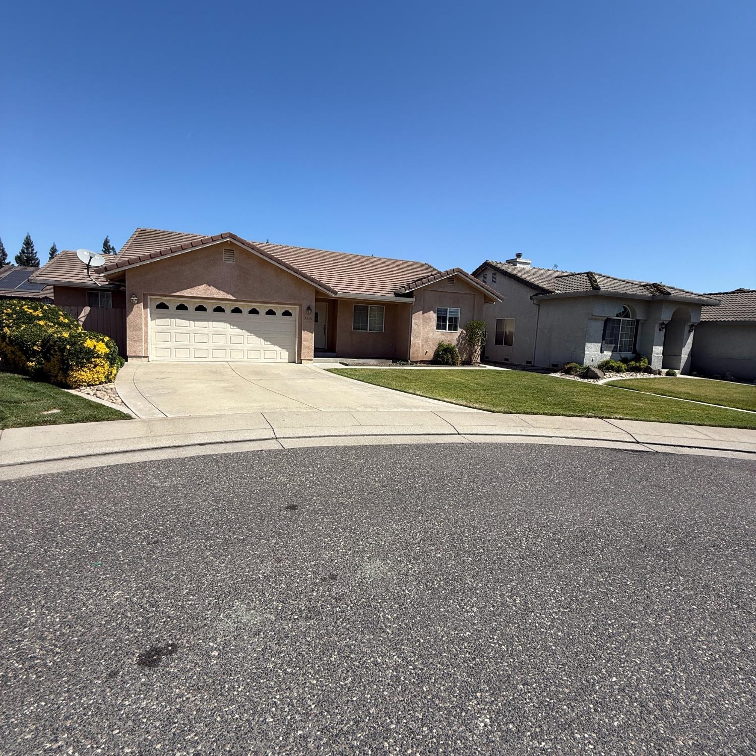 Detail Gallery Image 2 of 23 For 2316 Thaddeous Ct, Escalon,  CA 95320 - 3 Beds | 2/1 Baths