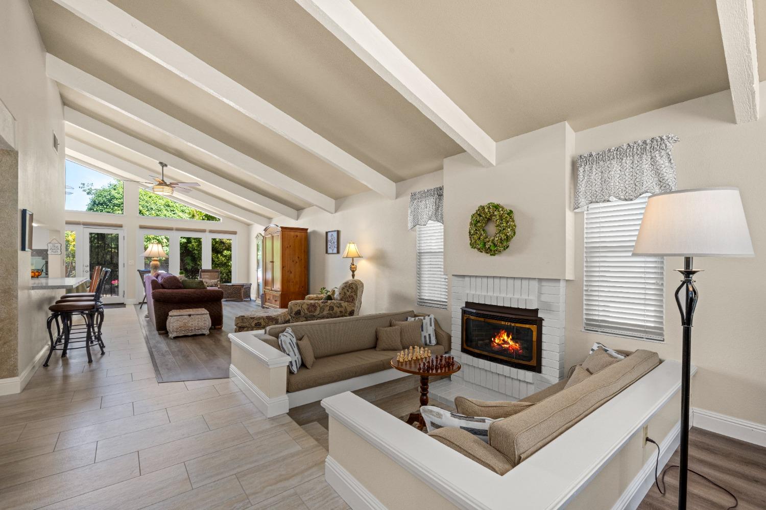 Detail Gallery Image 9 of 54 For 2659 Argolis Way, Sacramento,  CA 95826 - 3 Beds | 2 Baths