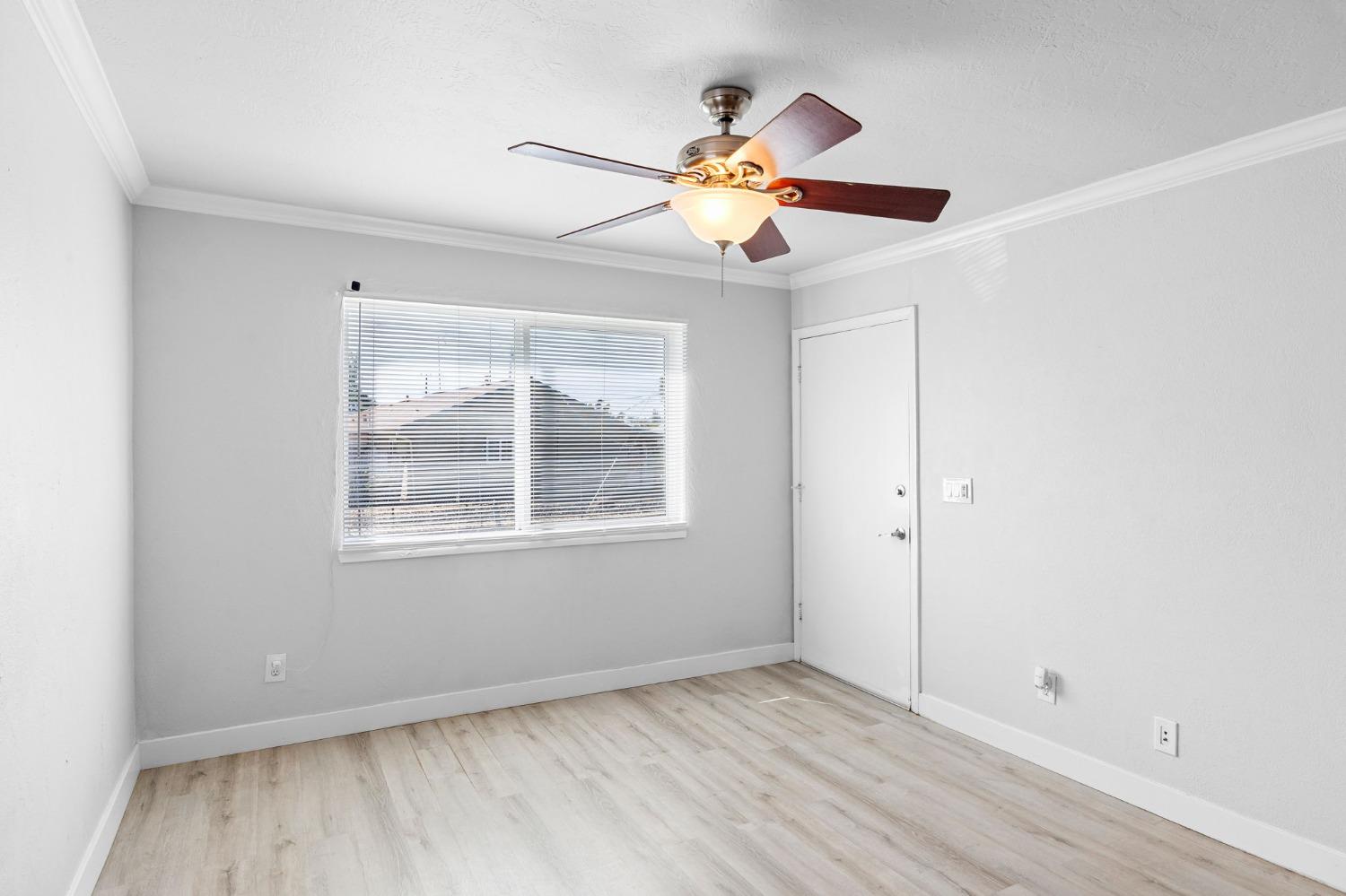 Detail Gallery Image 4 of 31 For 2604 Fairfield St, Sacramento,  CA 95815 - 2 Beds | 1 Baths