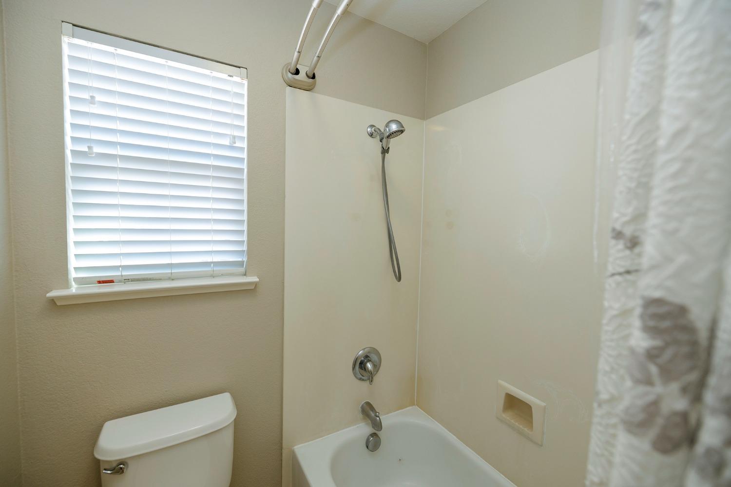 Detail Gallery Image 42 of 53 For 1466 Grand Oak Way, Oakdale,  CA 95361 - 5 Beds | 3 Baths
