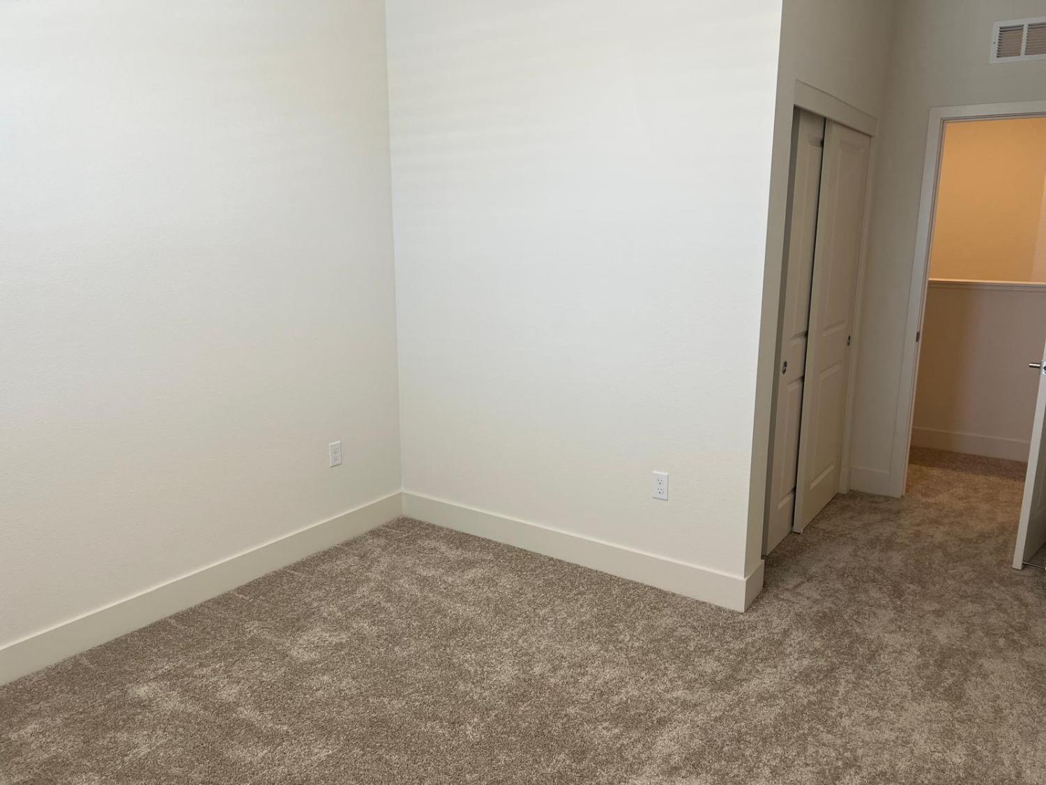 Detail Gallery Image 19 of 44 For 5628 Kusnick Ave, Tracy,  CA 95375 - 5 Beds | 3/1 Baths