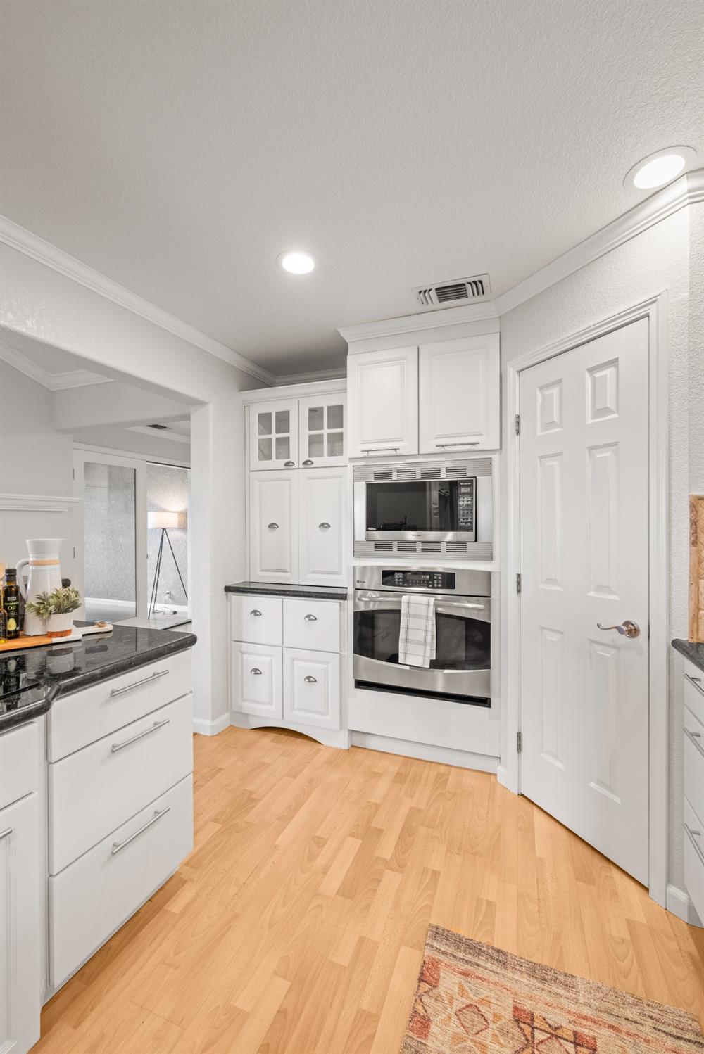 Detail Gallery Image 16 of 69 For 2060 Onion Flat, Cool,  CA 95614 - 4 Beds | 3 Baths