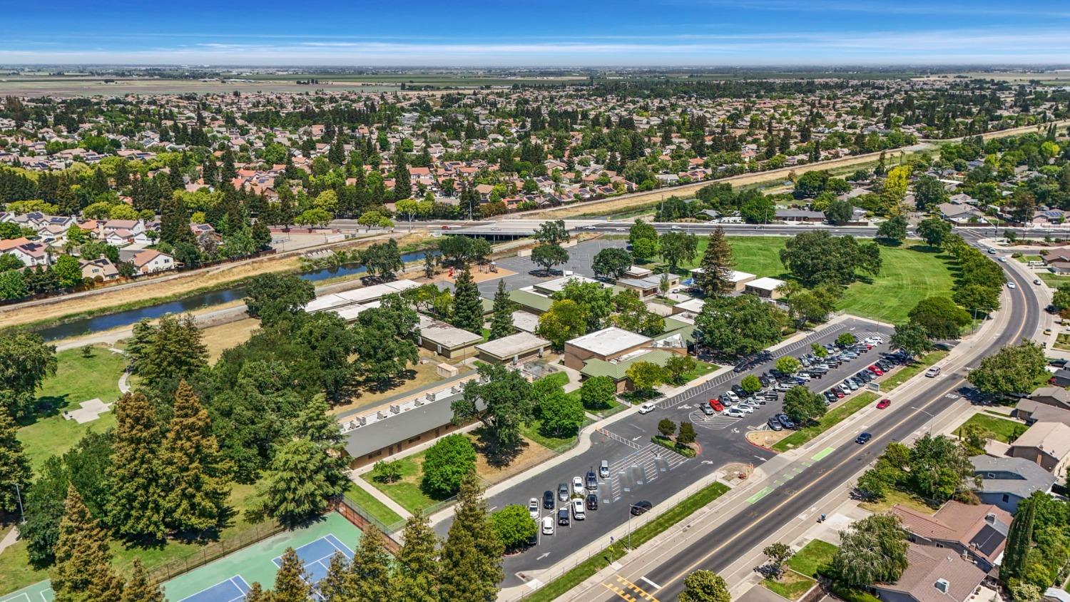 Detail Gallery Image 58 of 62 For 2909 Estate Dr, Stockton,  CA 95209 - 4 Beds | 2 Baths