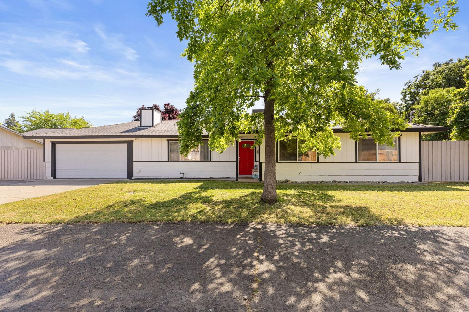 Detail Gallery Image 1 of 42 For 5224 North Ave, Carmichael,  CA 95608 - 3 Beds | 2 Baths