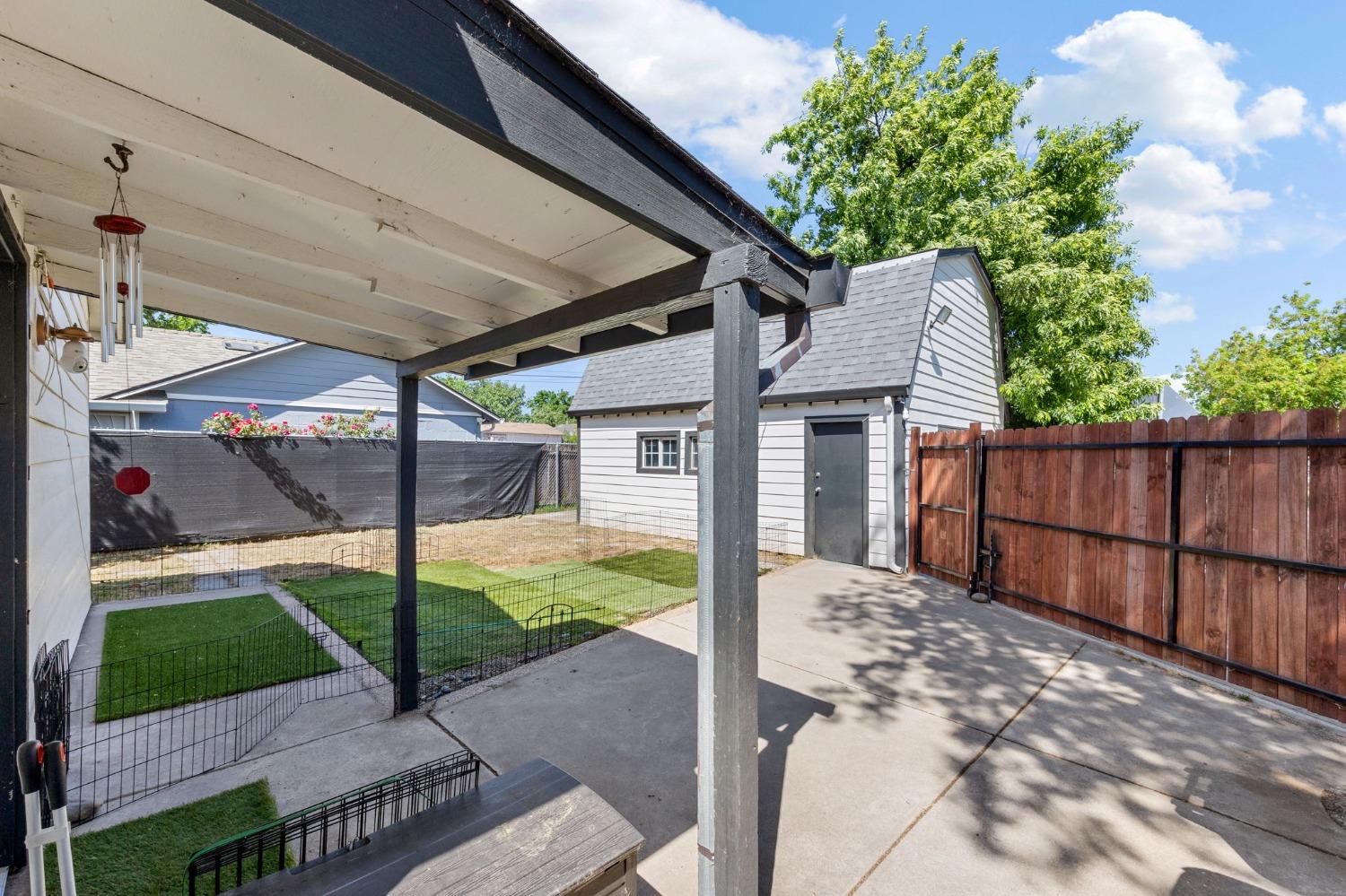 Detail Gallery Image 25 of 31 For 2604 Fairfield St, Sacramento,  CA 95815 - 2 Beds | 1 Baths