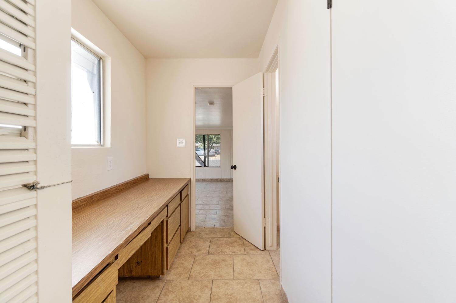 Detail Gallery Image 17 of 39 For 2738 S Fairway Ct, Visalia,  CA 93277 - 4 Beds | 2/1 Baths