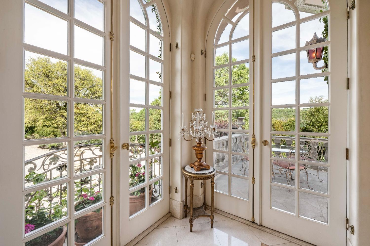 Detail Gallery Image 10 of 88 For 2020 Kaila Way, El Dorado Hills,  CA 95762 - 5 Beds | 6/1 Baths